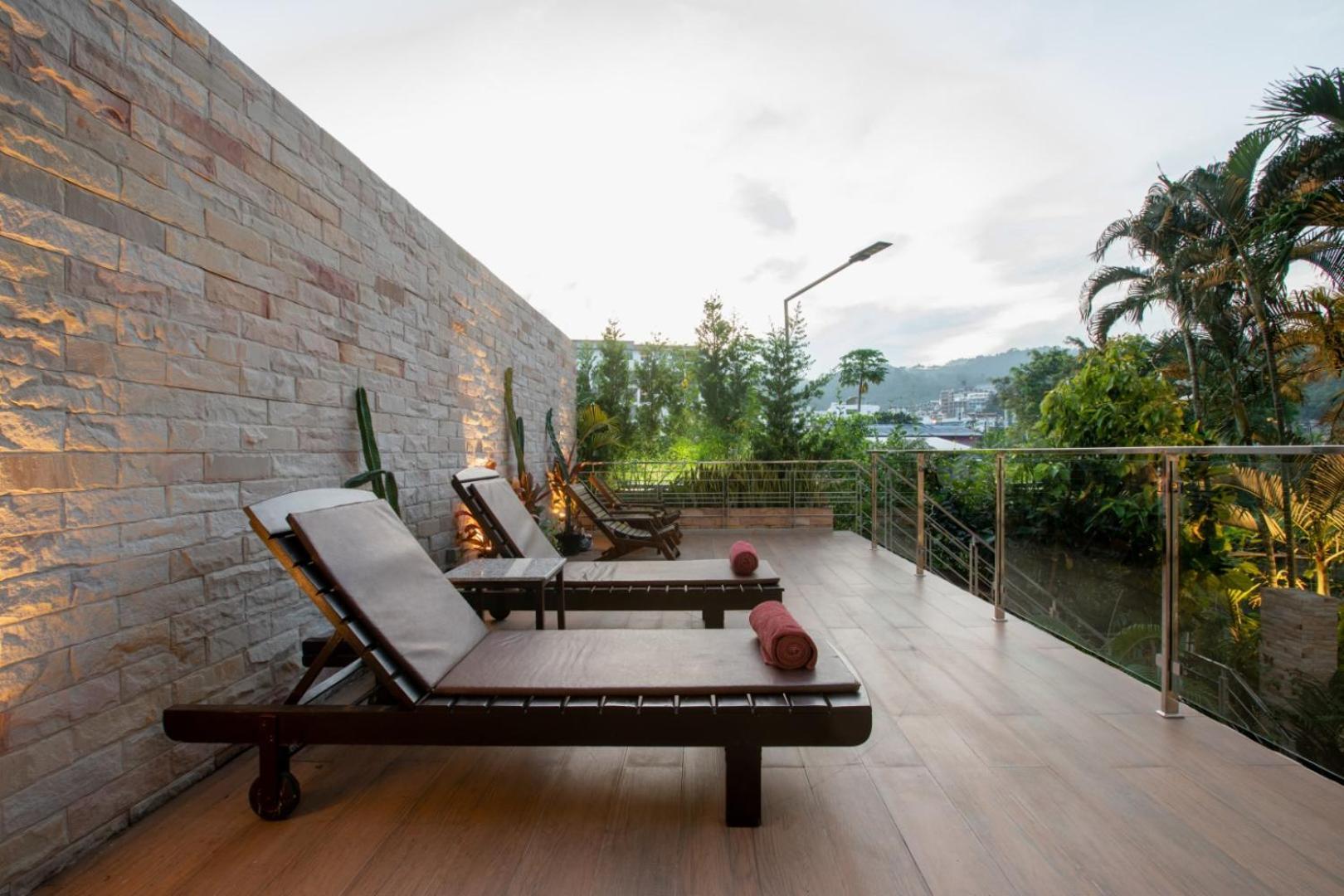 Orchid Garden Hotel Patong Bagian luar foto