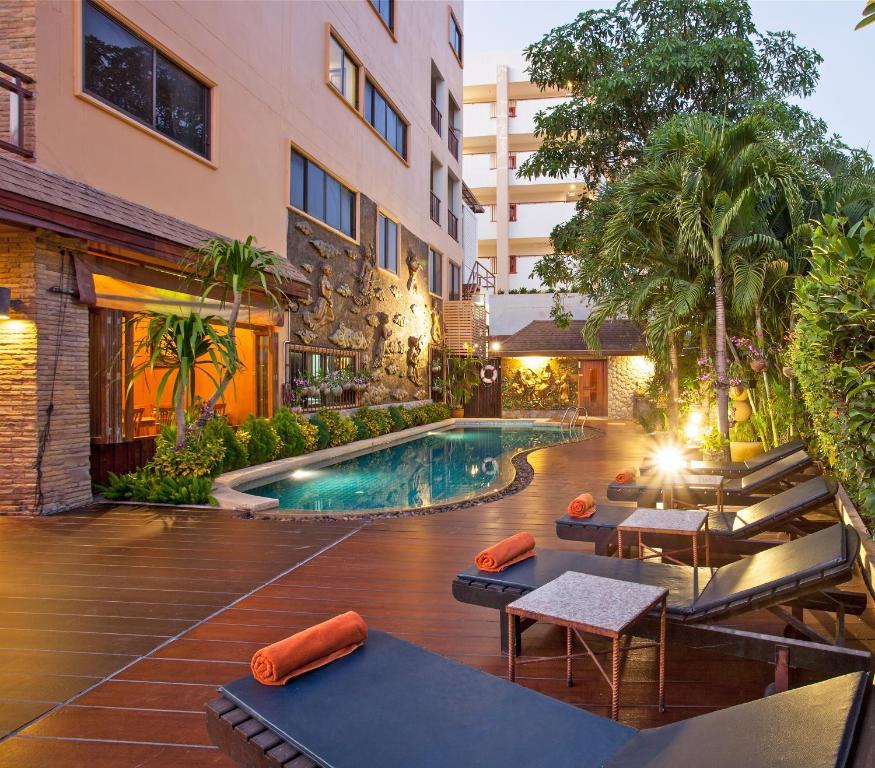 Orchid Garden Hotel Patong Bagian luar foto