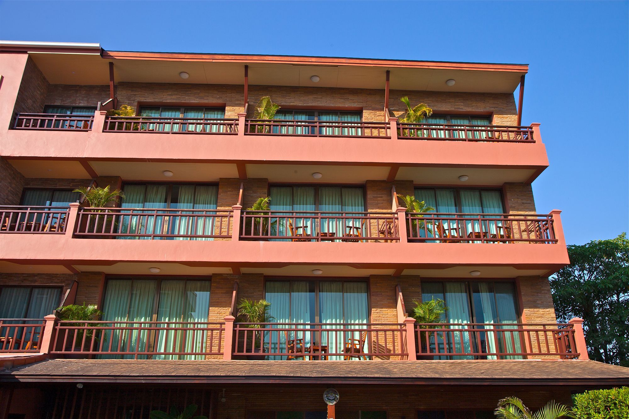 Orchid Garden Hotel Patong Bagian luar foto