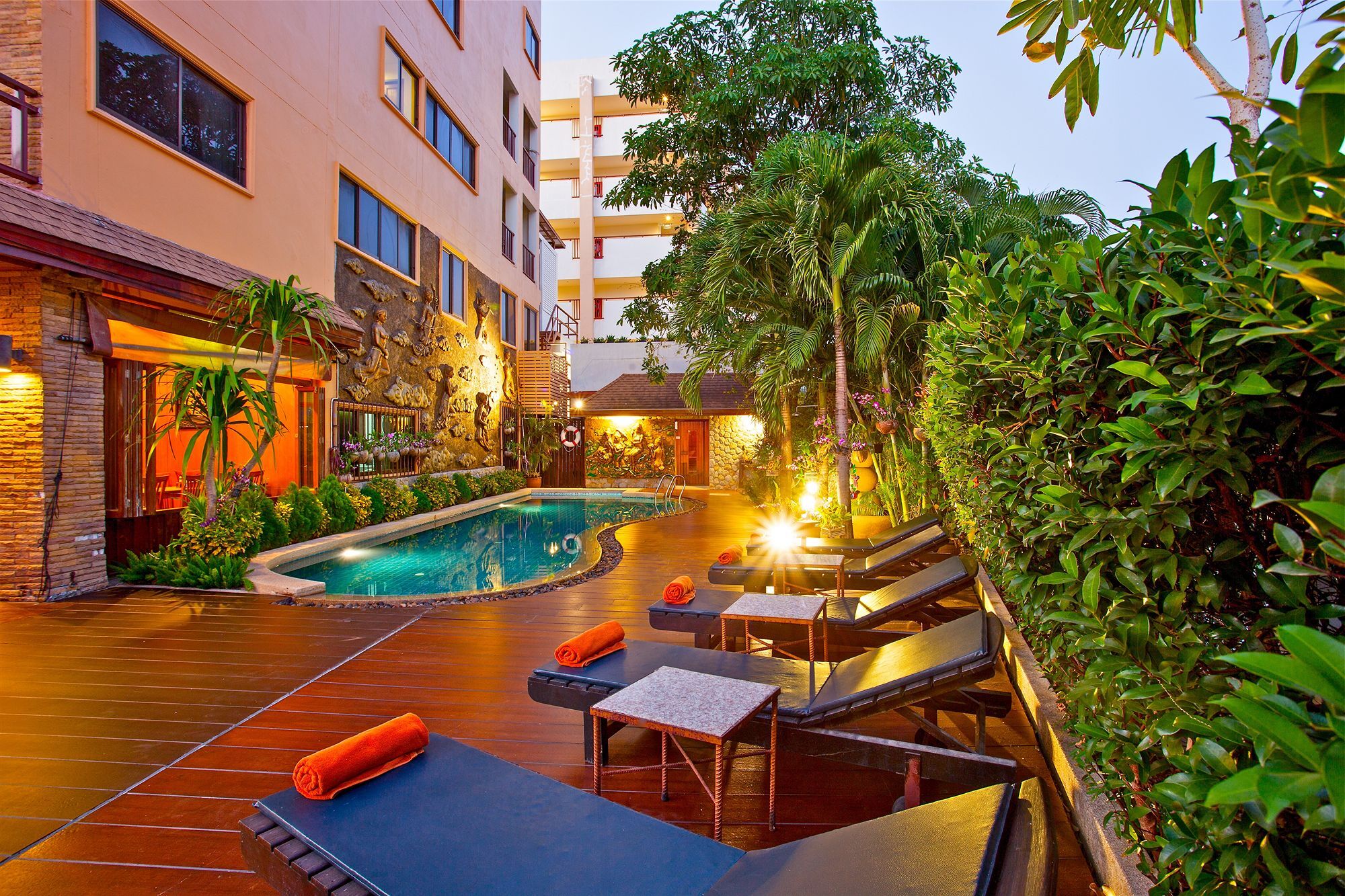 Orchid Garden Hotel Patong Bagian luar foto