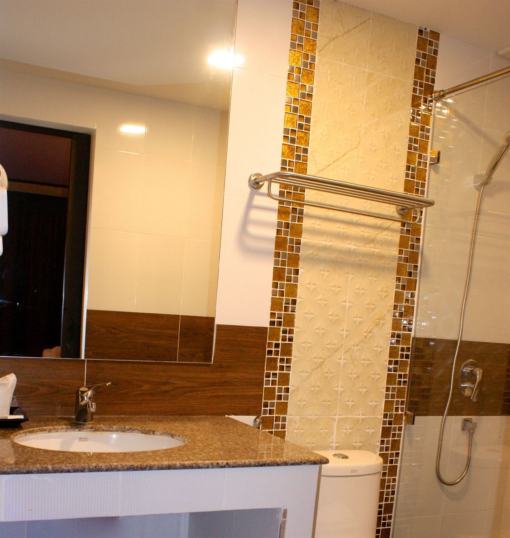 Orchid Garden Hotel Patong Bagian luar foto