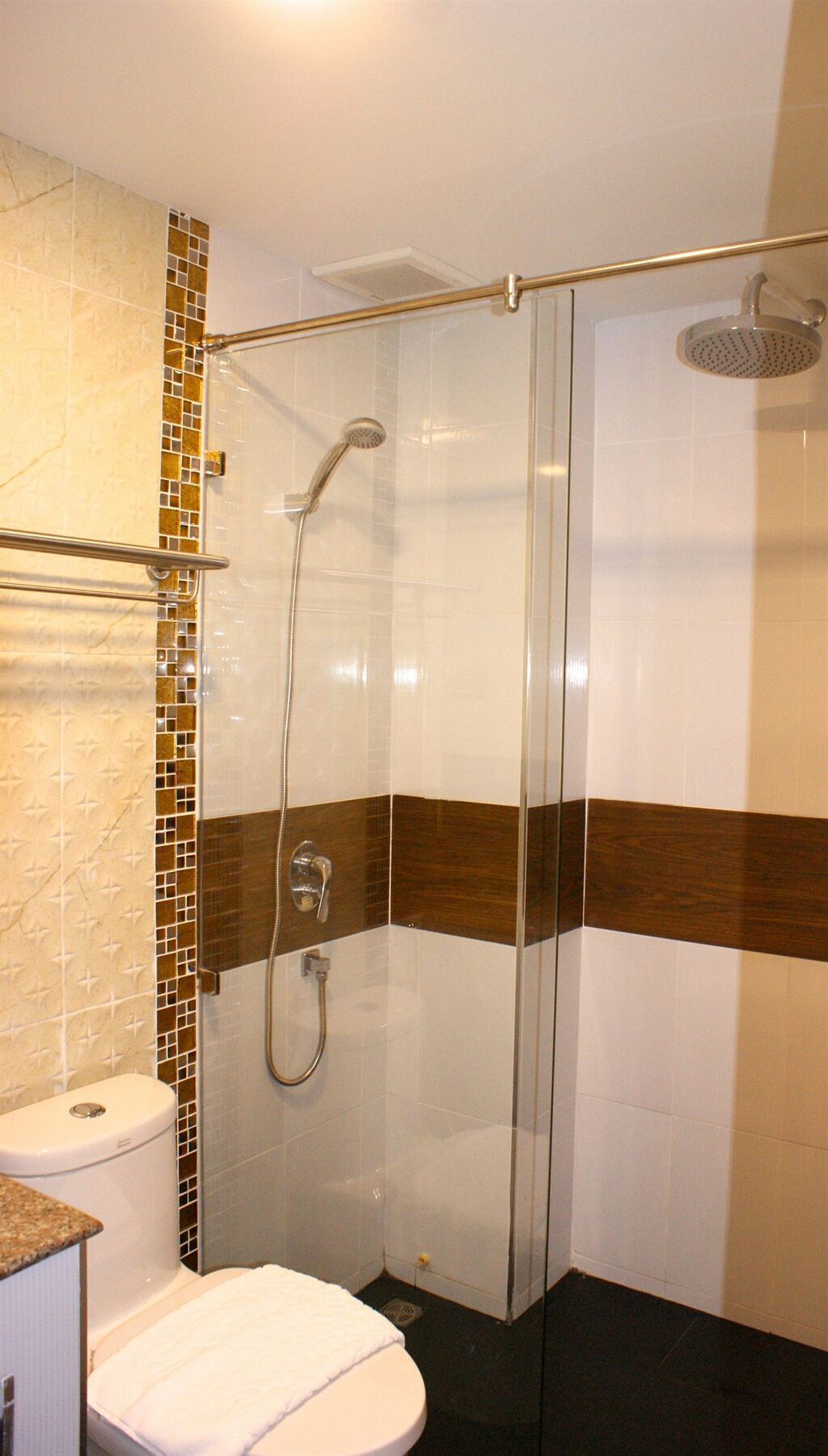Orchid Garden Hotel Patong Bagian luar foto